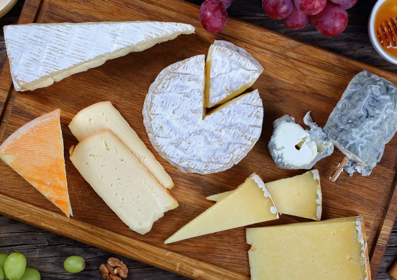 Fromage au lait cru : de nouvelles pistes pour éviter les intoxications