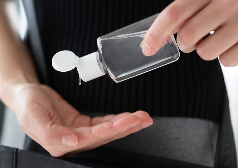 comment le gel hydroalcoolique tue les microbes